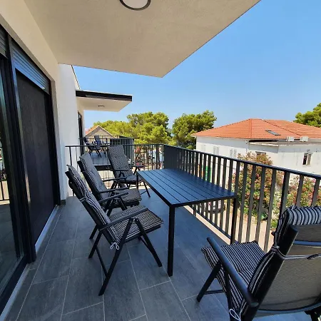 Apartmani Nerium Loviste Exterior photo